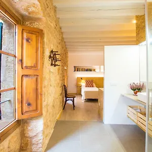 vila-roja-design-townhouse-in-alcudia.allmallorcahotels.com/